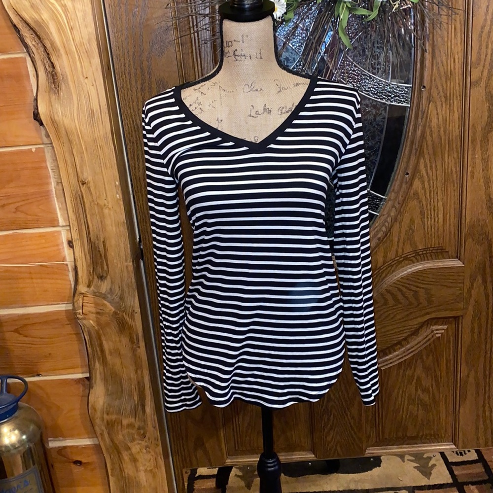 Old navy long sleeve striped shirt
